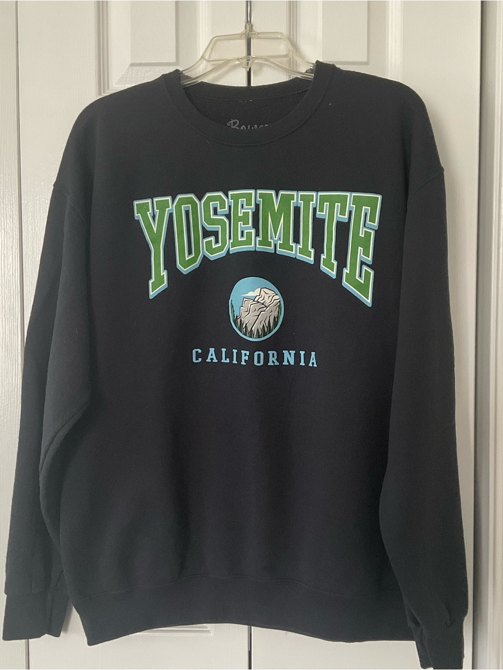 Bowery Supply Co. Unisex Black Yosemite National Park Crewneck Sweater Large